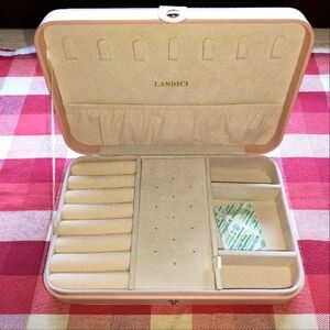 Light Pink LANDICI Excellent condition travel jewelry box